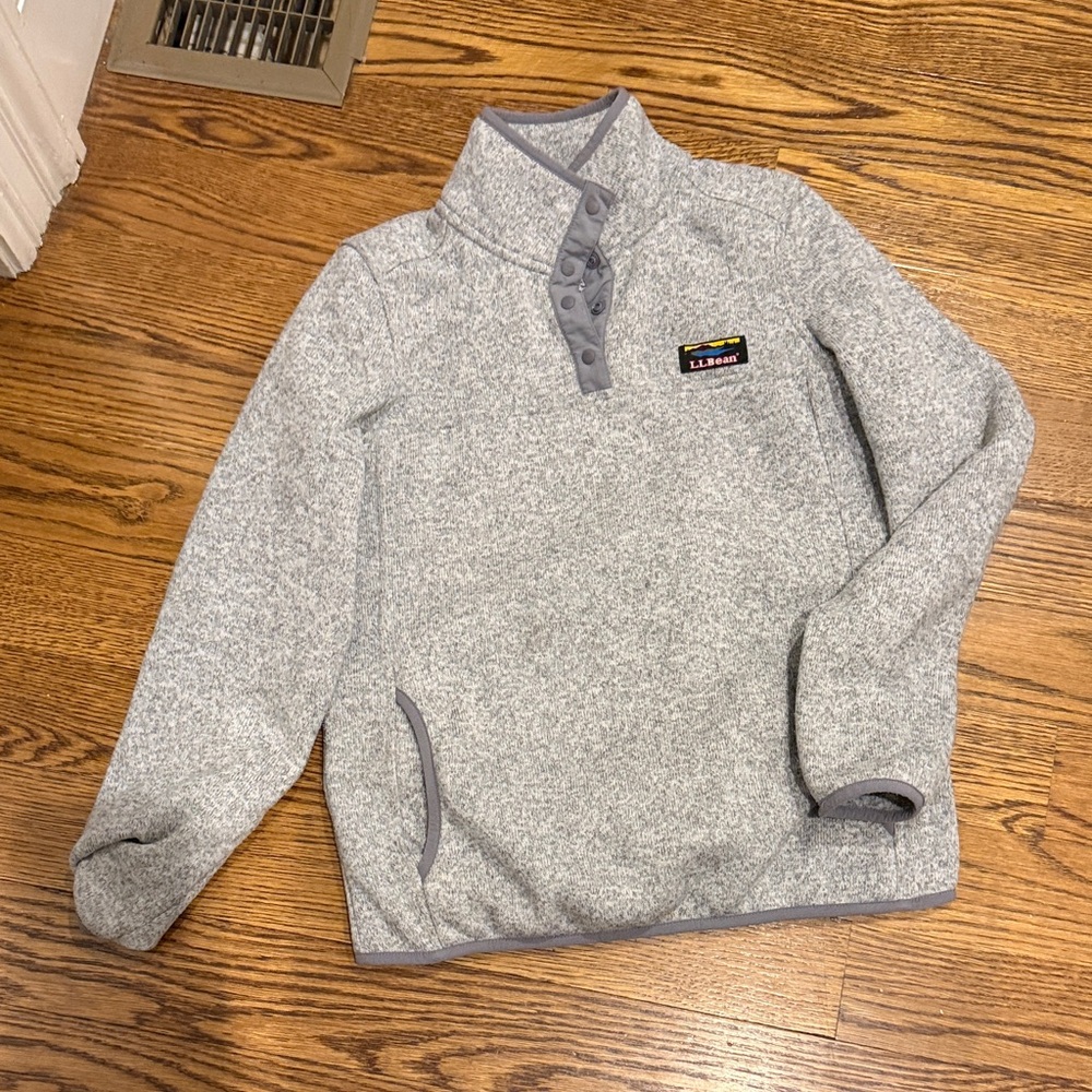 L.L. Bean woman’s  Light Heather Gray Zip-Up Style Fleece Pullover